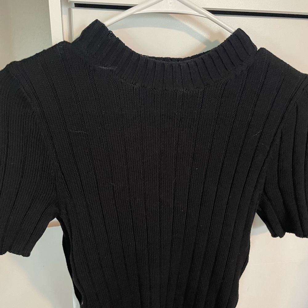 BLACK EXPRESS TOP